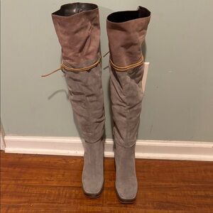 PRE-OWNED  FREE PEOPLE ECHO PLATFORM COLOR-BLOCK CHUCKY KNEE HIGH PLATFORM BOOTS